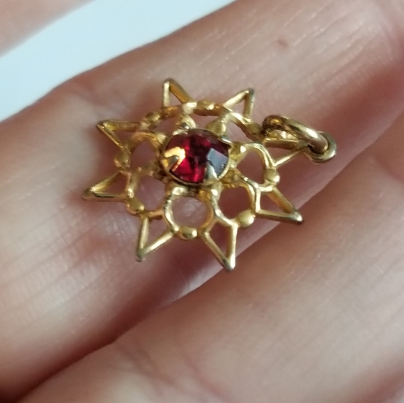 Vintage star pendant snowflake red rhinestone gold tone north star charm - Picture 3 of 9
